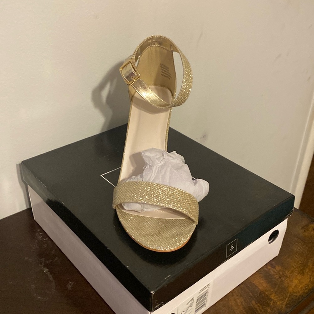 Glitter gold 2inch sandal